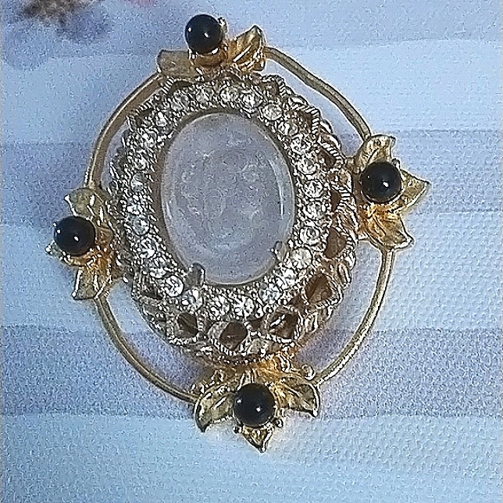 VTG Lucite Cameo Rhinestone
